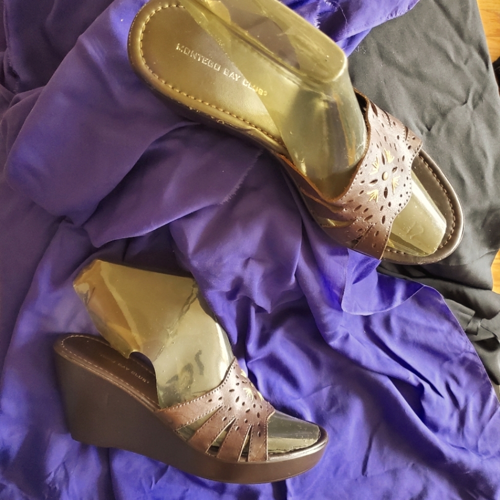 Brown size 12 platform mules